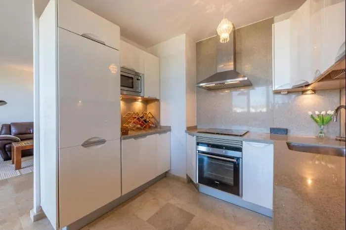 2 Bed Ground Floor Apartment ベナアビス