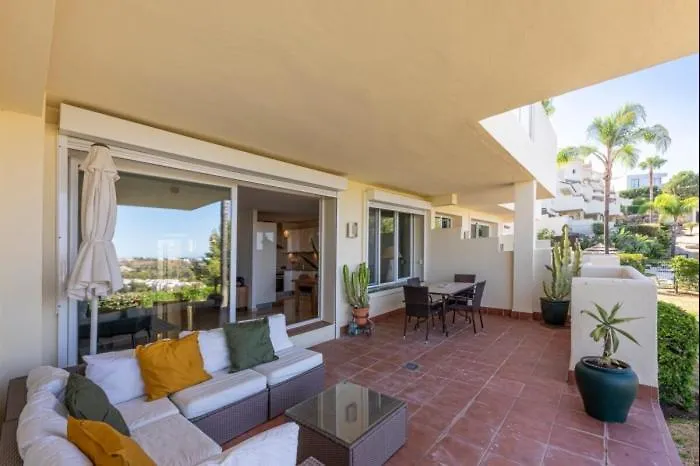 2 Bed Ground Floor Apartment ベナアビス