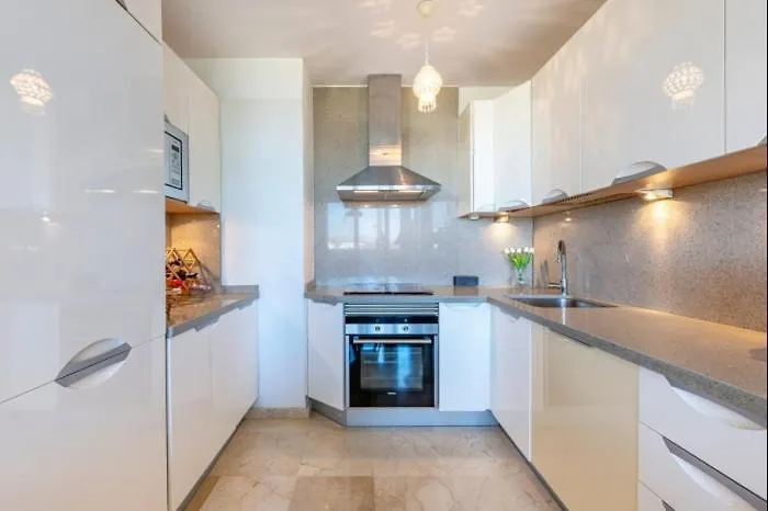 2 Bed Ground Floor Apartment ベナアビス スペイン